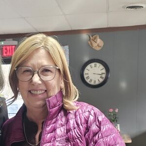 Meet your Posher, Elaine